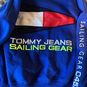 TOMMY JEANS CREWNECK LIMITED EDITION ELECTRUC BLUE